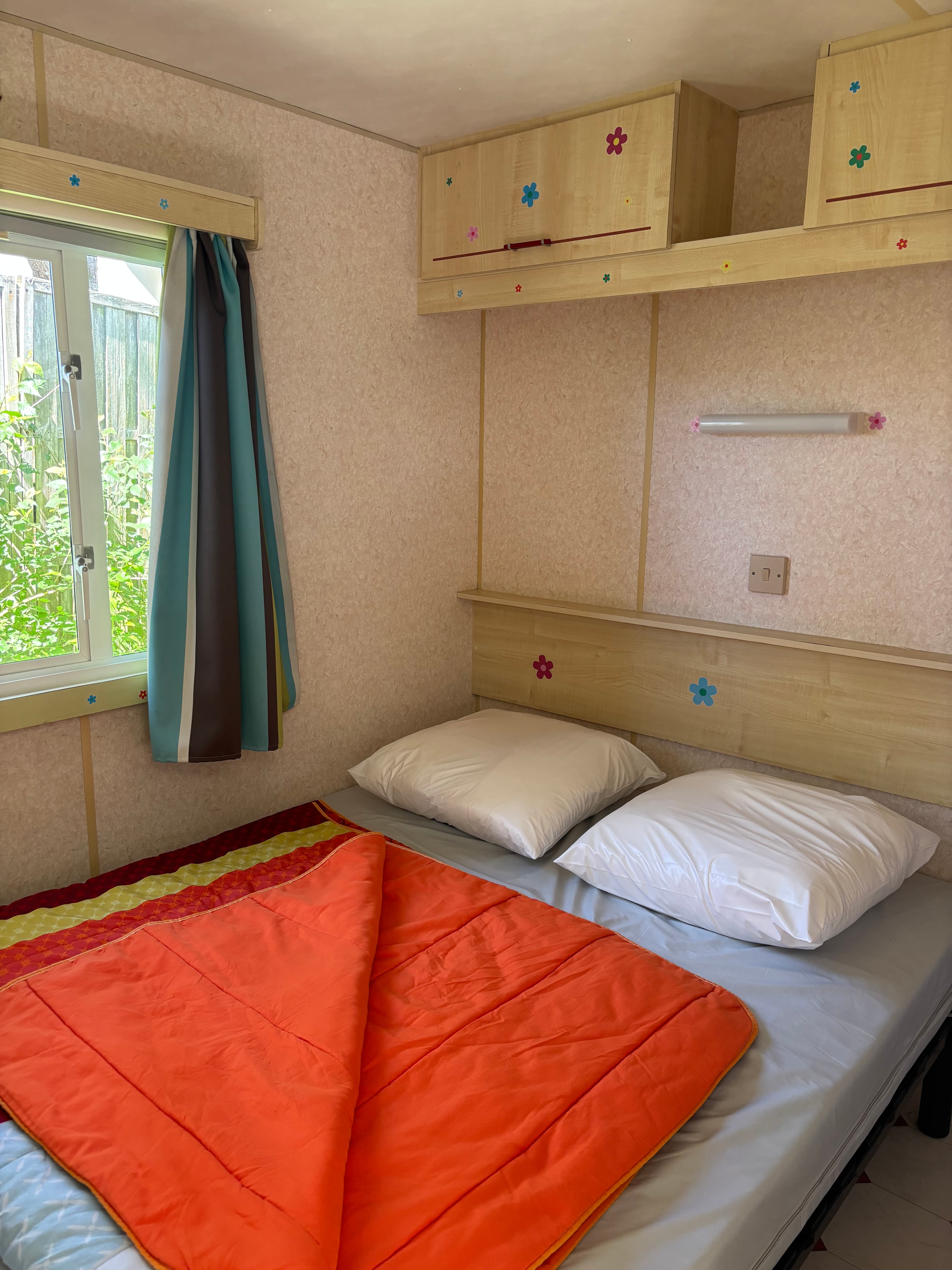 Chambre lit double du Bambi Cool