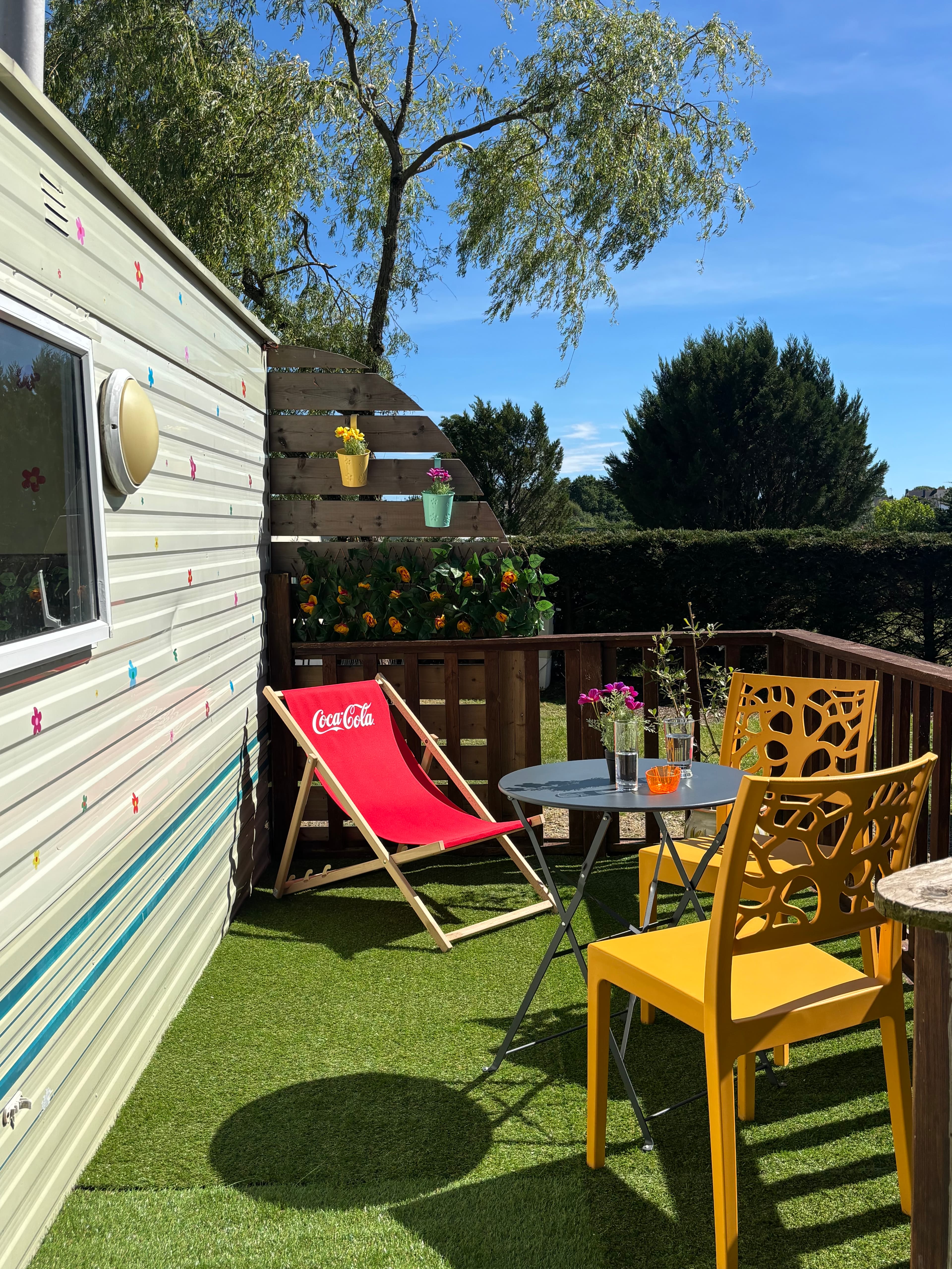 Terrasse cosy privative du Bambi Cool
